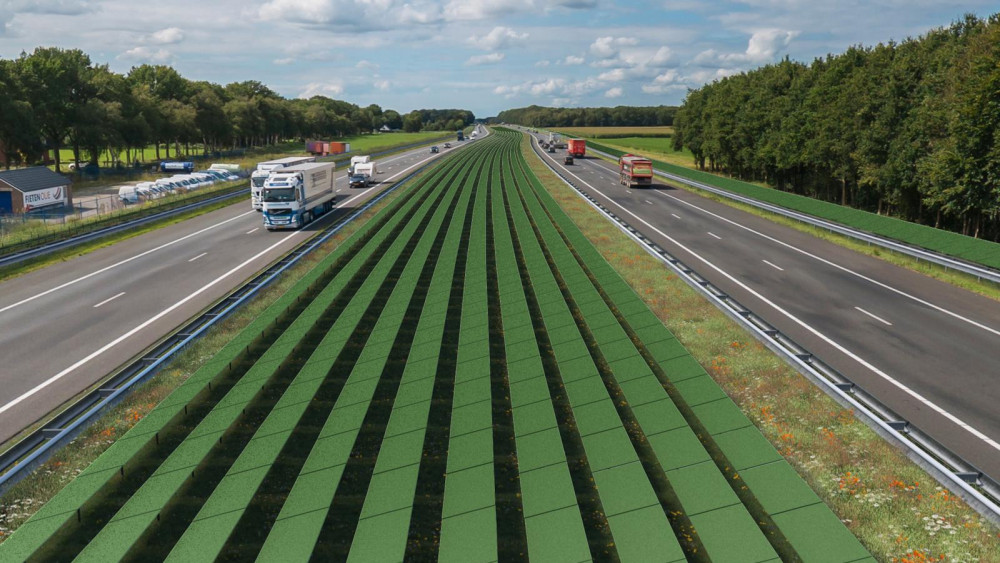 Zonnepanelen langs de snelweg Fofo: Rijkswaterstaat 
