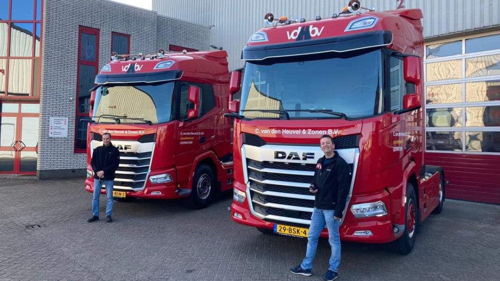 Tonnie met zijn nieuwe truck