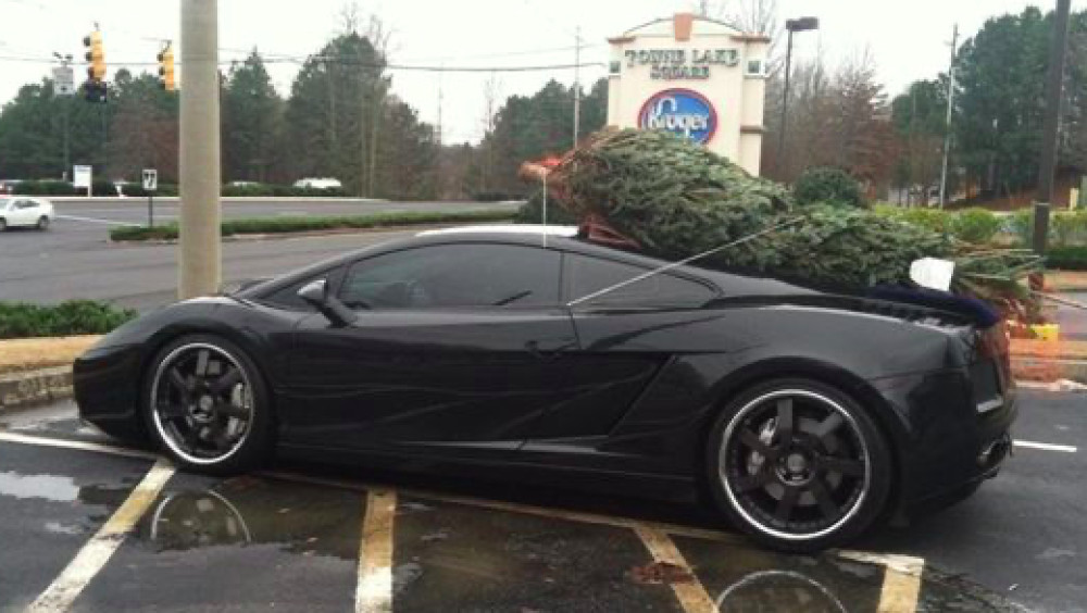 Porsche met kerstboom